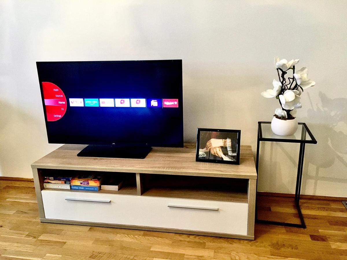 2 Bedroom Apartment Next To Metro U1 And Garage Parking Wien Eksteriør billede