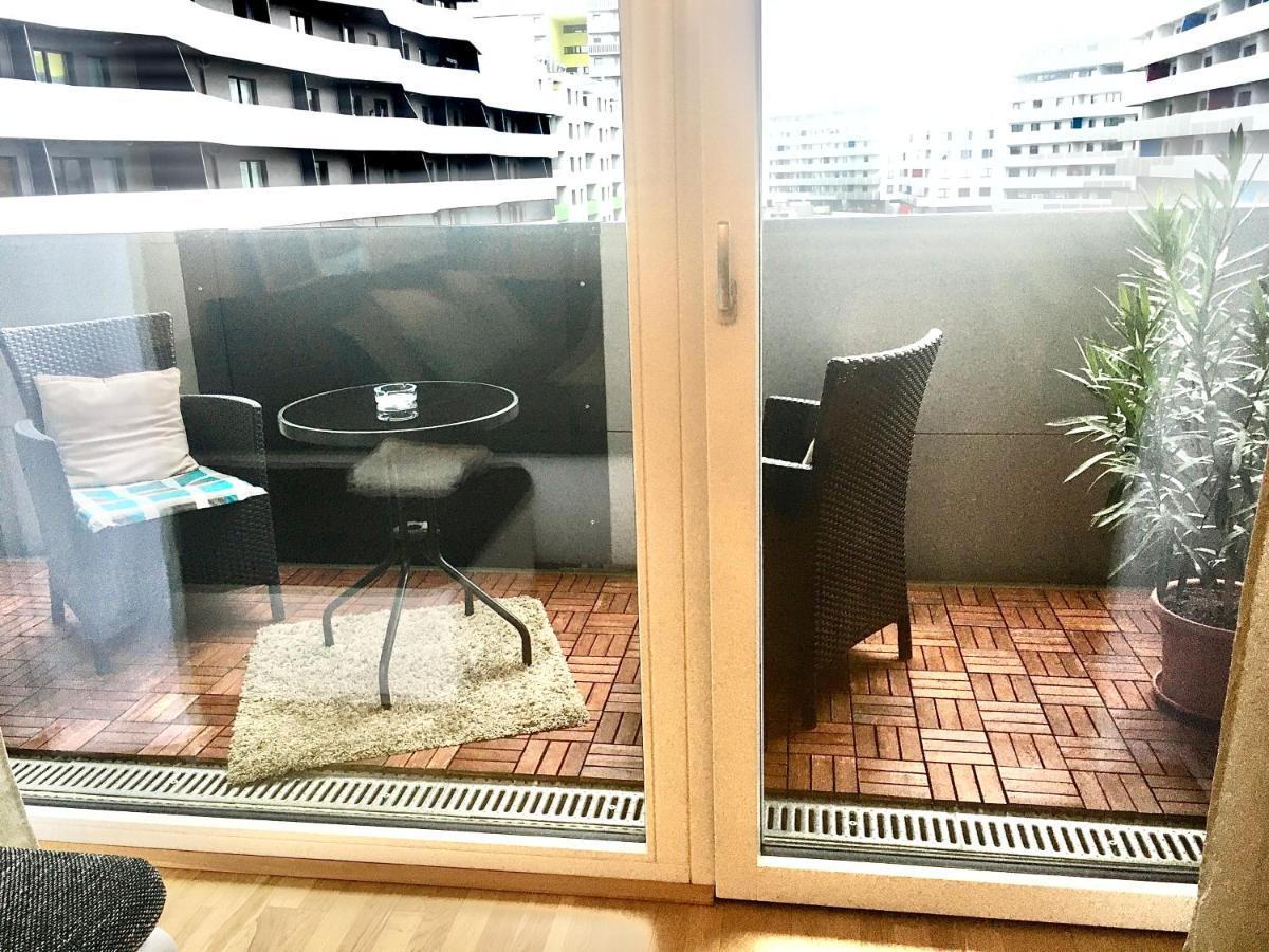 2 Bedroom Apartment Next To Metro U1 And Garage Parking Wien Eksteriør billede