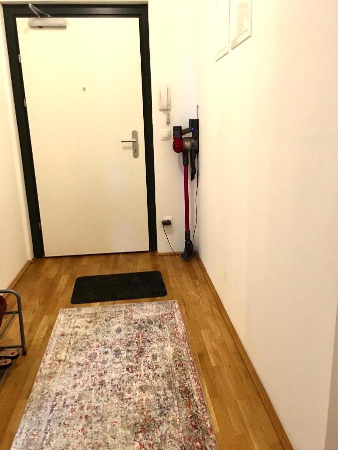 2 Bedroom Apartment Next To Metro U1 And Garage Parking Wien Eksteriør billede